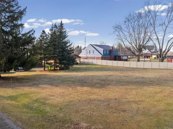 23075 Shepherd Ln, Macomb, MI 48042