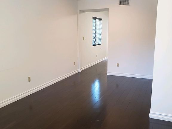 5th image of 2828 Reservoir St APT 1