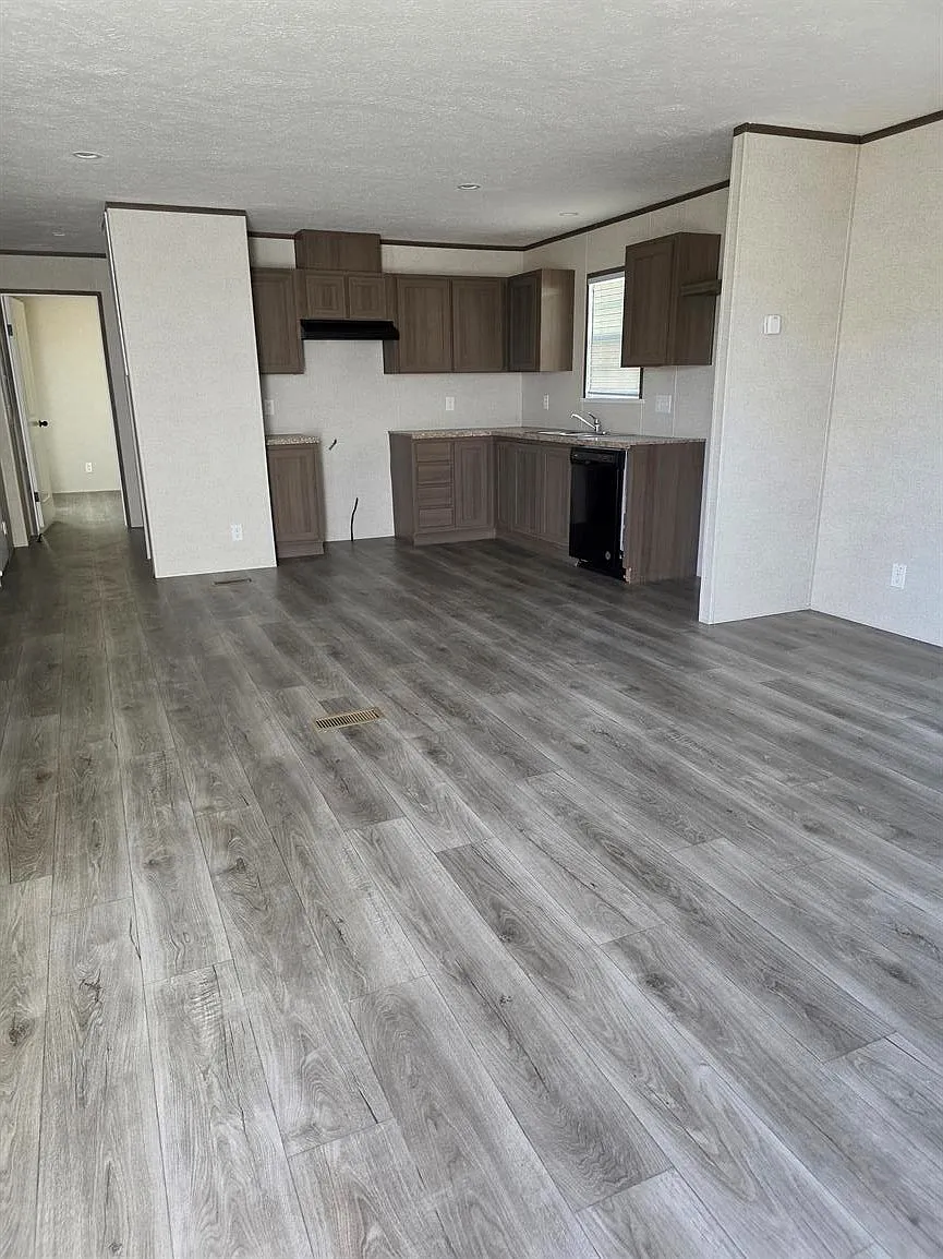 Building Photo - 1100 S Baldwin Ave #100