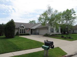 1170 Lake Park Dr, Pewaukee, WI 53072