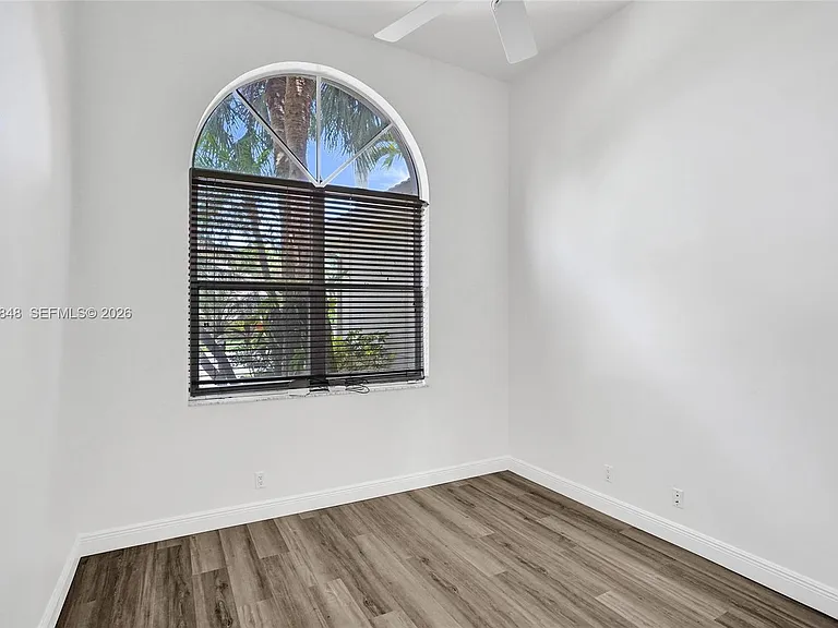 10800 Haydn Dr — Photo 33