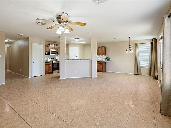 3rd image of 301 Brown St