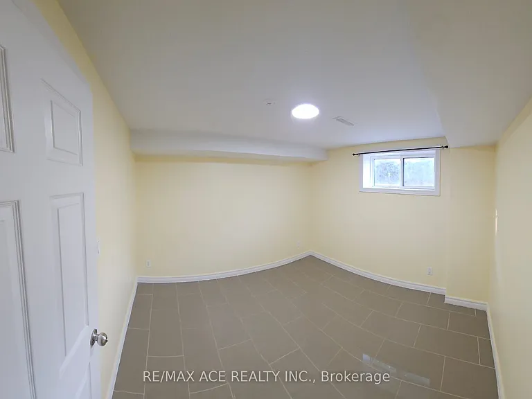 2 Botany Hill Rd #BASEMENT — Photo 7