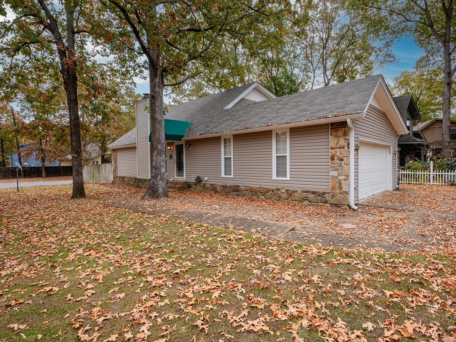 3 bed, 1712 sqft, $2,045 — Photo 2