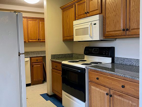 5th image of 1503 8th St SE APT 106