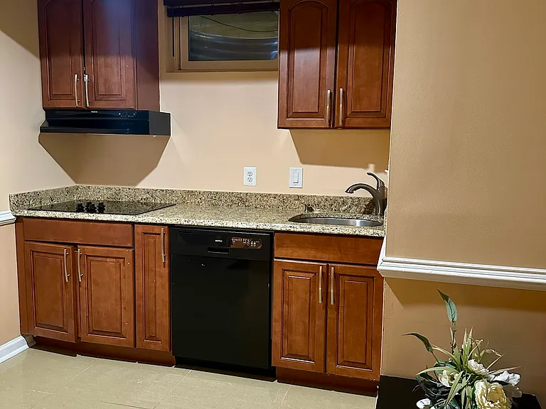 6909 Crossfield Ct — Photo 7