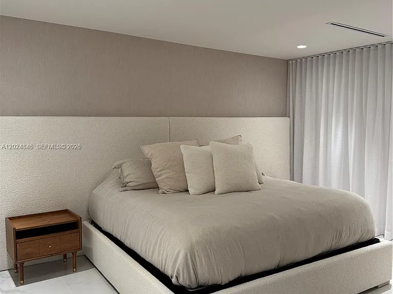 5841 SW 37th Ave — Photo 16