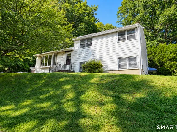 129 Mueller Drive, Hamden, CT 06514
