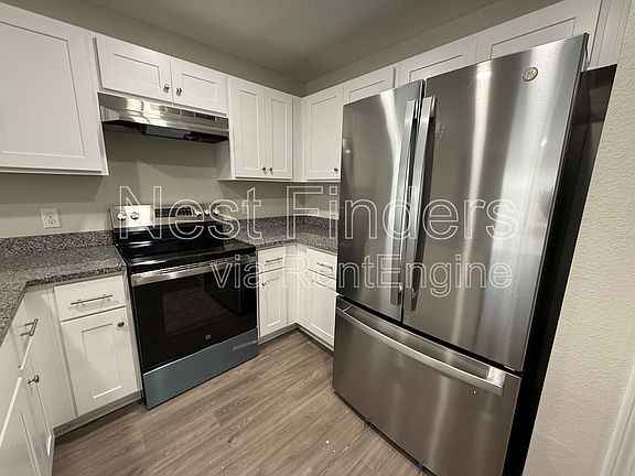 5th image of 11454 Oakfield Ct #102