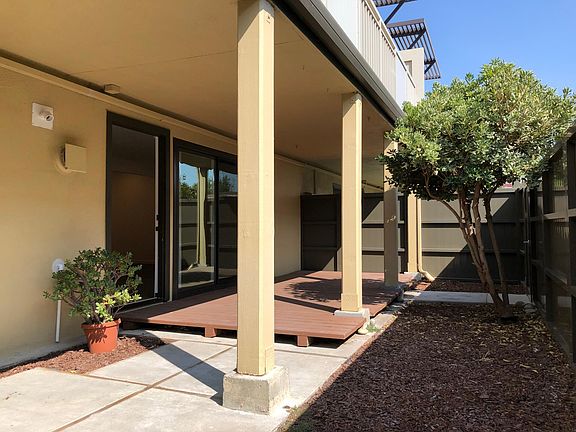4th image of 7107 Admiralty Ln