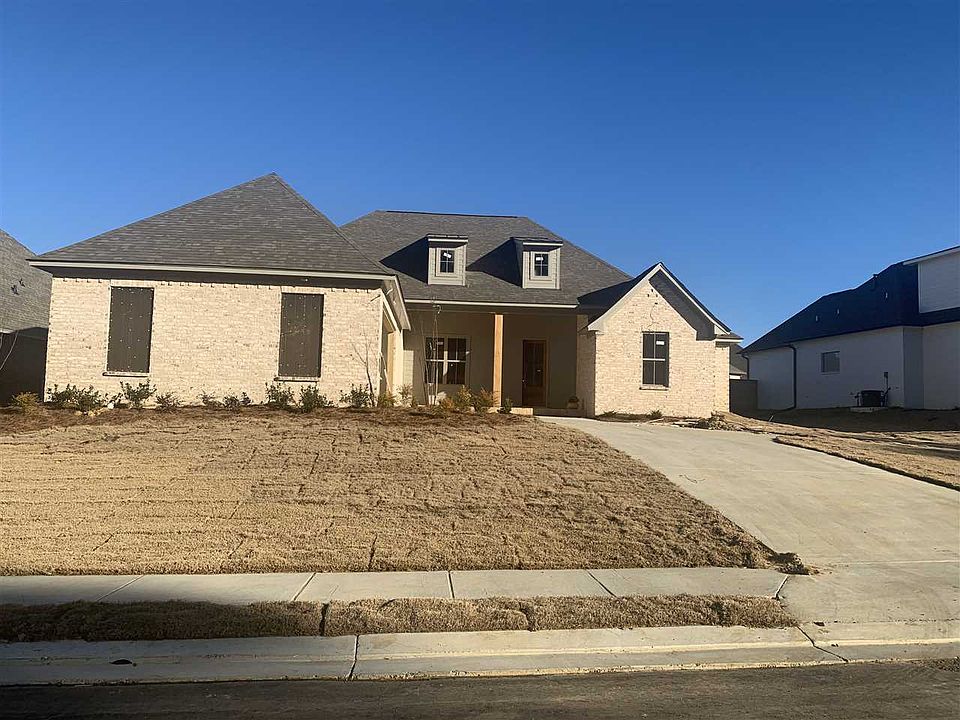 2nd image of 132 Longleaf Way