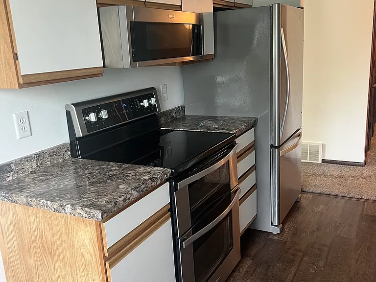 6710 S 83rd Ave #15 — Photo 3