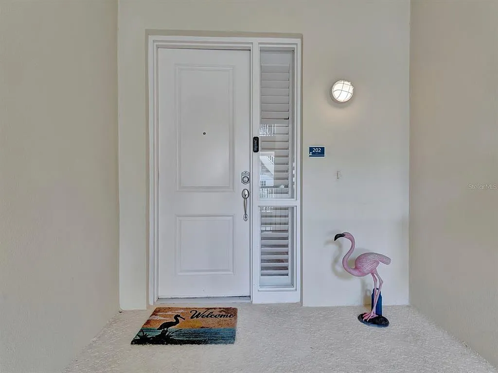 2 bed, 2.0 bath, 1650 sqft, $3,000 — Photo 2