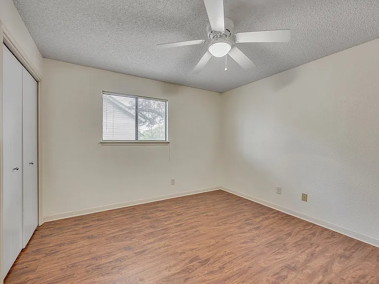 3003 W Slaughter Ln #B — Photo 7