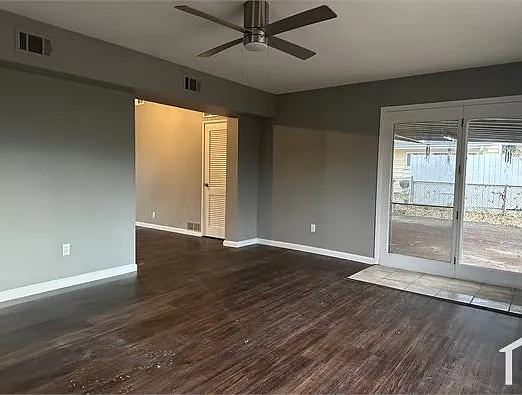 1885 Thunderbird Ave — Photo 8