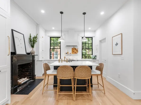 1 Melrose St APT 3, Boston, MA 02116