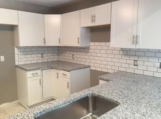 7214 La Vista Dr, La Vista, NE 68128