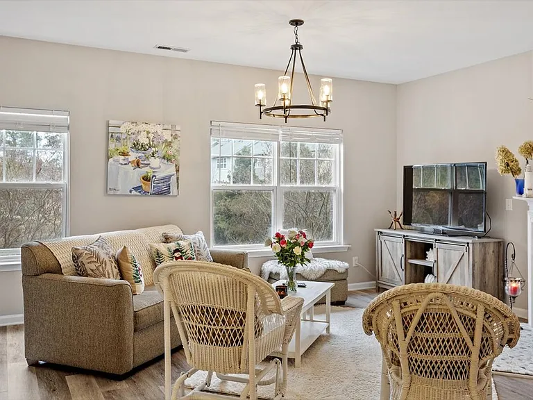 104 Linden Park Ln — Photo 34