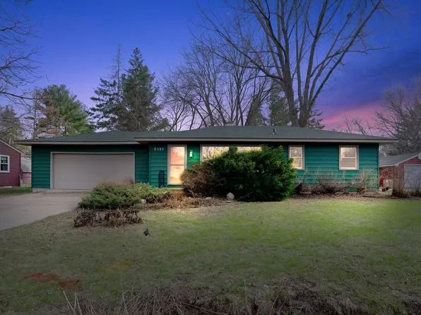2326 Floral Dr, White Bear Lake, MN 55110