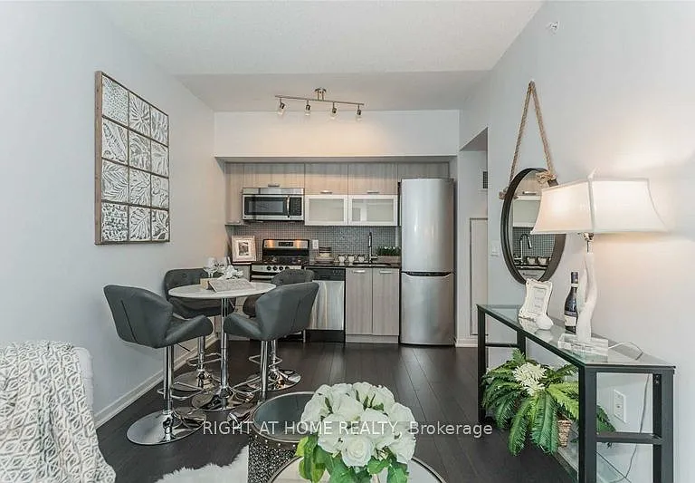 36 Lisgar St #812W — Photo 4