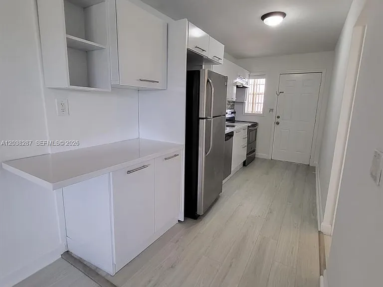 1450 NE 170th St #305 — Photo 4