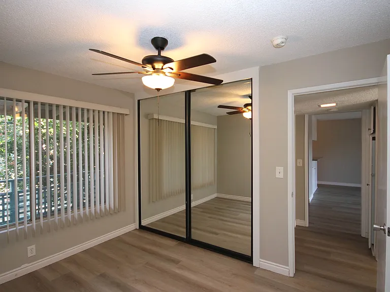 976 E Villa St #11 — Photo 16