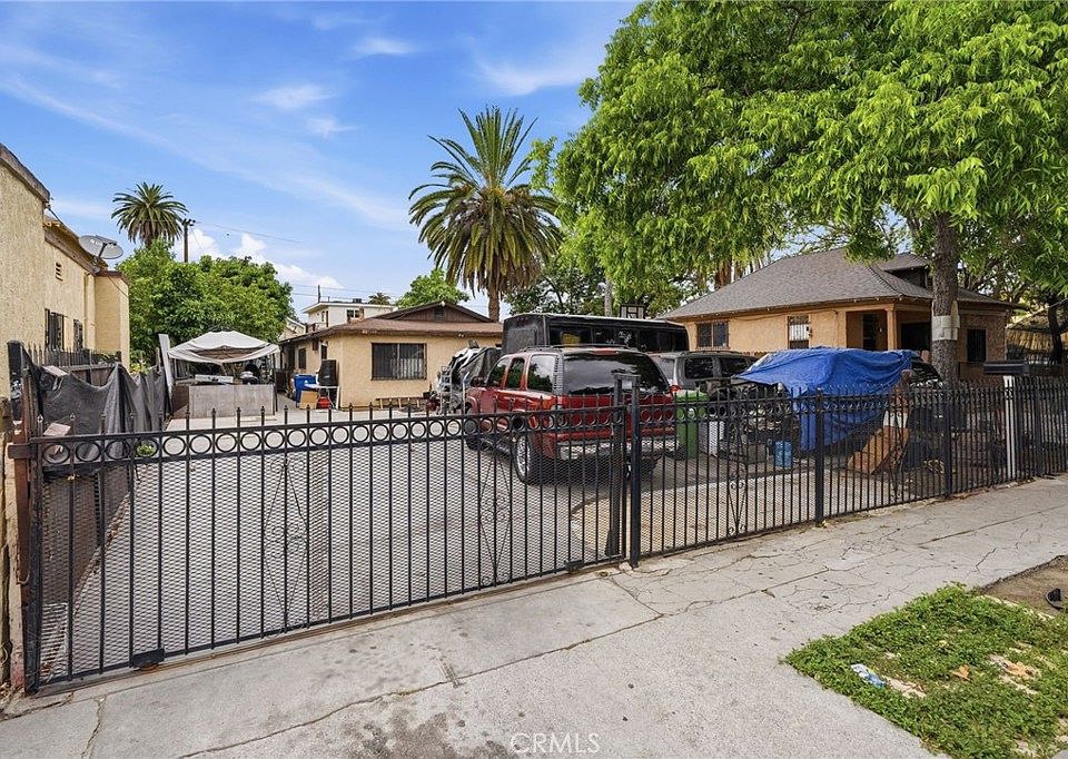 1st image of 1139 E 42nd Pl