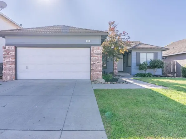 1671 Crow Creek Dr, Oakdale, CA 95361