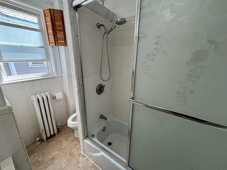418 Essex St #2 — Photo 27