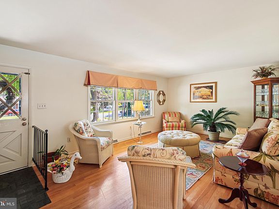 5th image of 608 Irene Ave