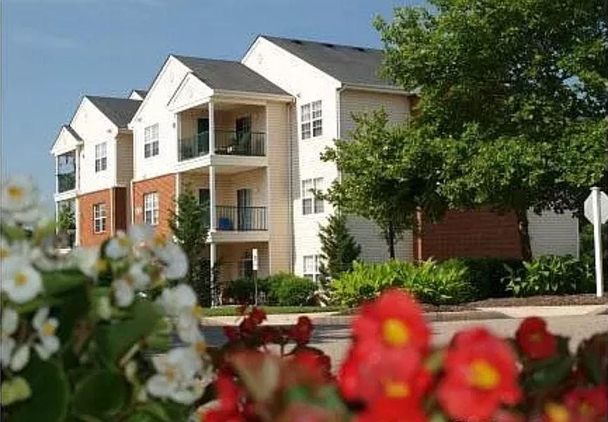 1st image of 801 Brassie Ln APT N