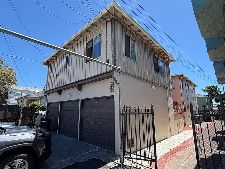 Havenscourt Blvd — Photo 1