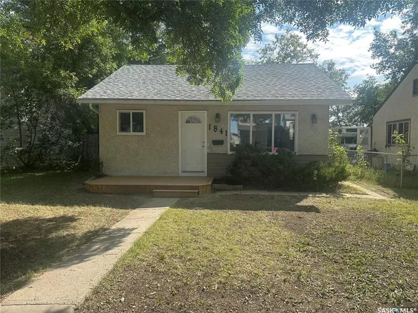1841 YORK STREET, Regina, SK S4T 4R3