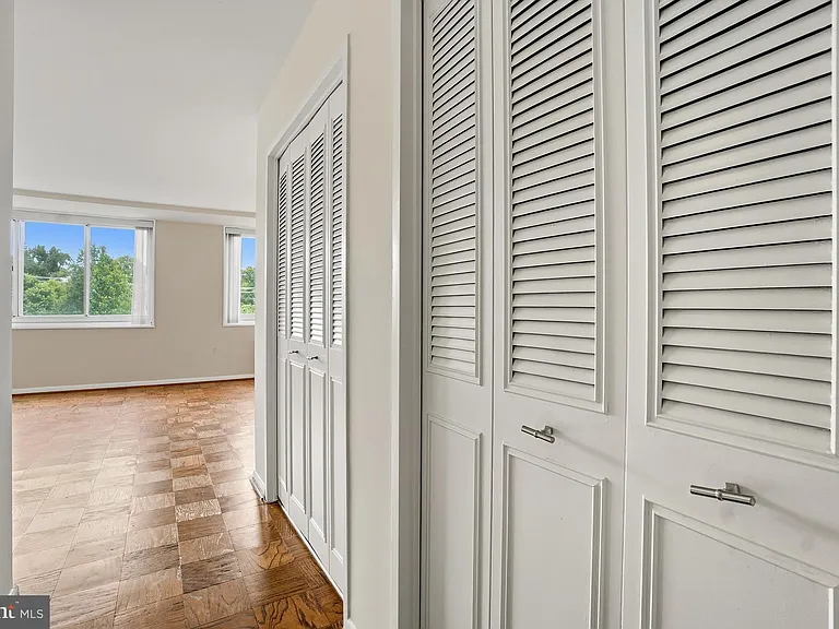 10500 Rockville Pike #605 — Photo 3