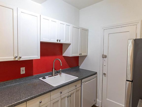 4th image of 2032 Belmont Rd NW APT 221
