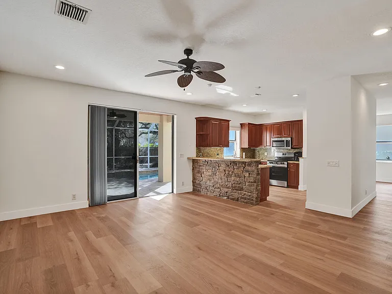 4214 NW 38th Dr — Photo 27