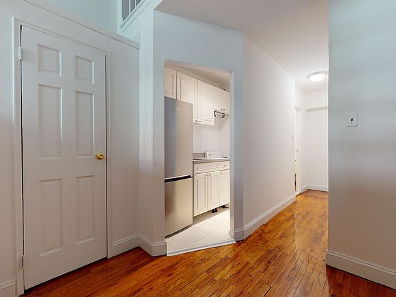 4th image of 403 E 87th St APT 2D