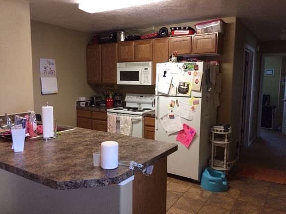 2nd image of 185 Opal Ct #B