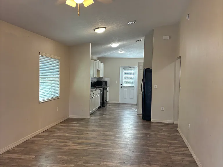 9426 N Mendoza Way — Photo 1