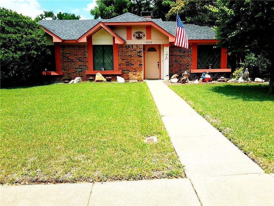 1st image of 1019 Meadow Run Dr