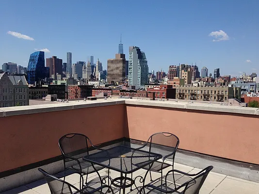 Rented by Silvercup Realty Corp | media 2