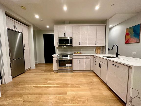 2nd image of 341 Fenimore St #4B