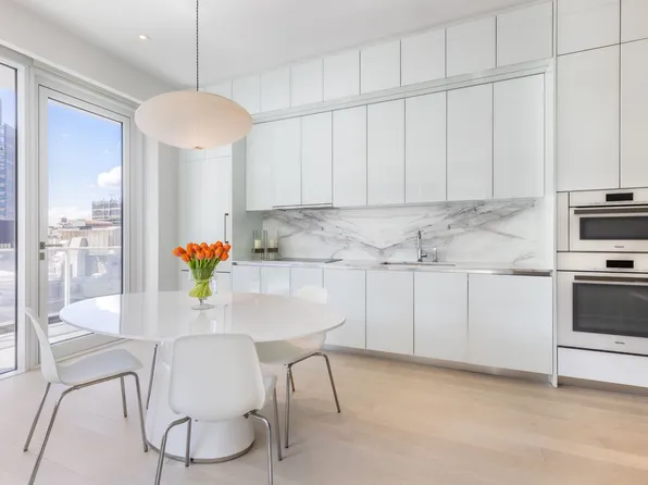 200 East 59th Street image 3 of 15