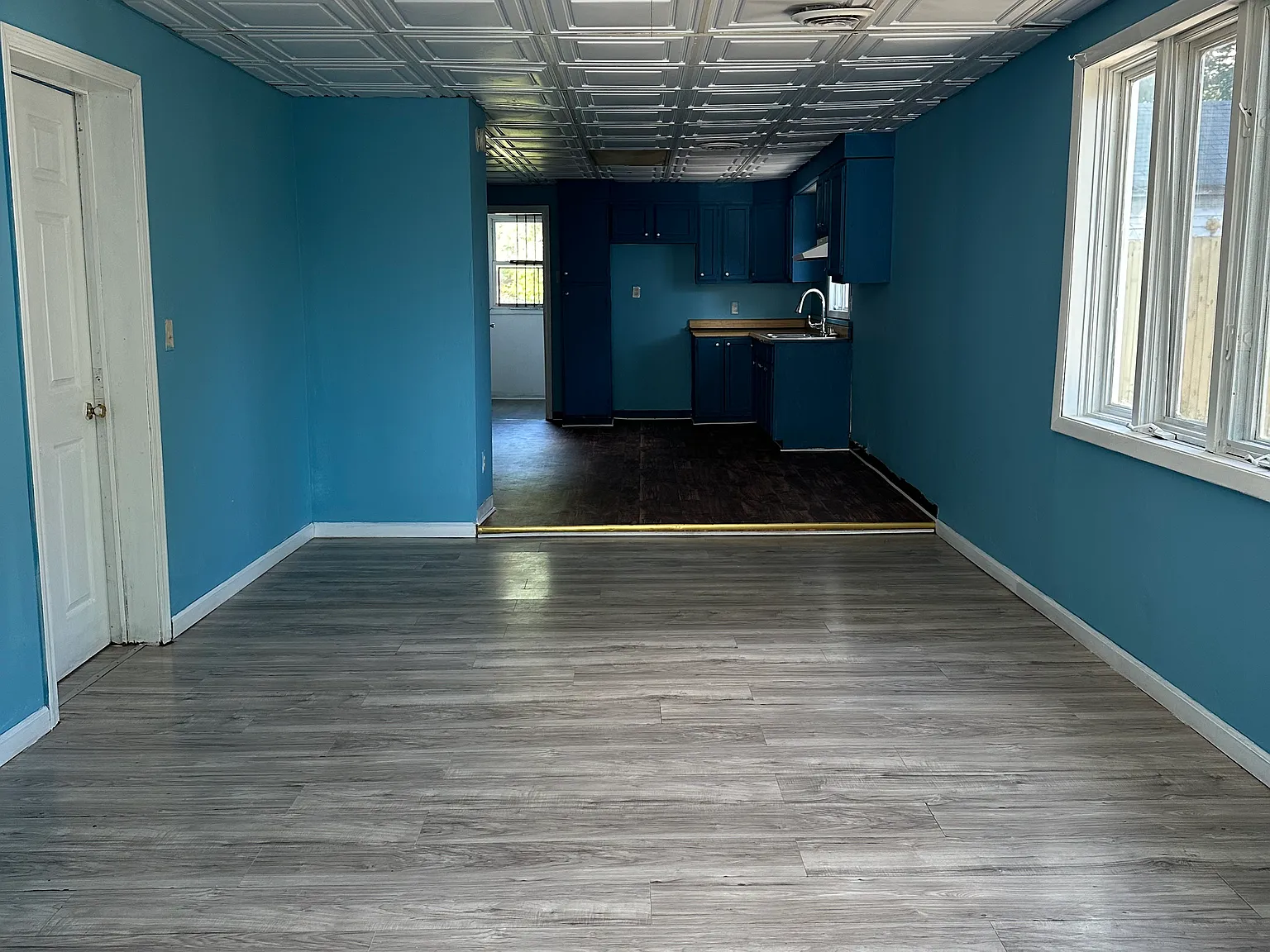 3 bed, 1400 sqft, $1,100 — Photo 2
