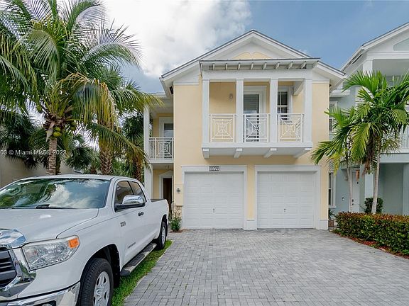 2nd image of 10729 NW 76th Ln #10729