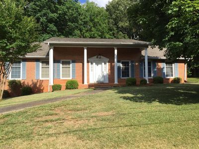 413 Cedardale Ln, King, NC, 27021