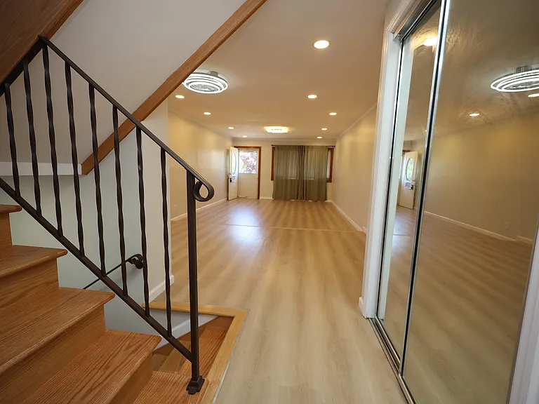 178 Spratt Ave — Photo 5