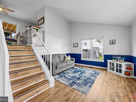 3rd image of 12916 Bogby Rd