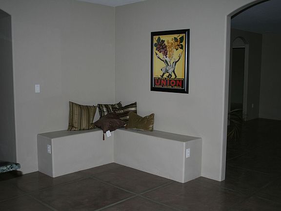 Built in bench in the kitchen nook