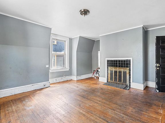 3rd image of 108 Comstock Ave
